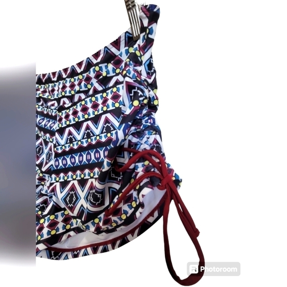 2XL Geometric Zig Zag Colorful Swim Shorts - Picture 2 of 5